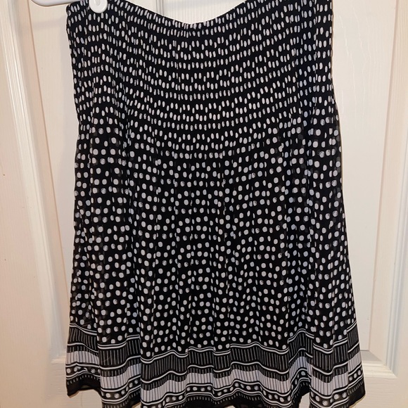 Max Studio Skirt size small - Picture 8 of 8